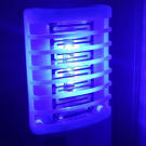 Elektromos szúnyogirtó UV lámpával - 11,5x6,5x6,5 cm